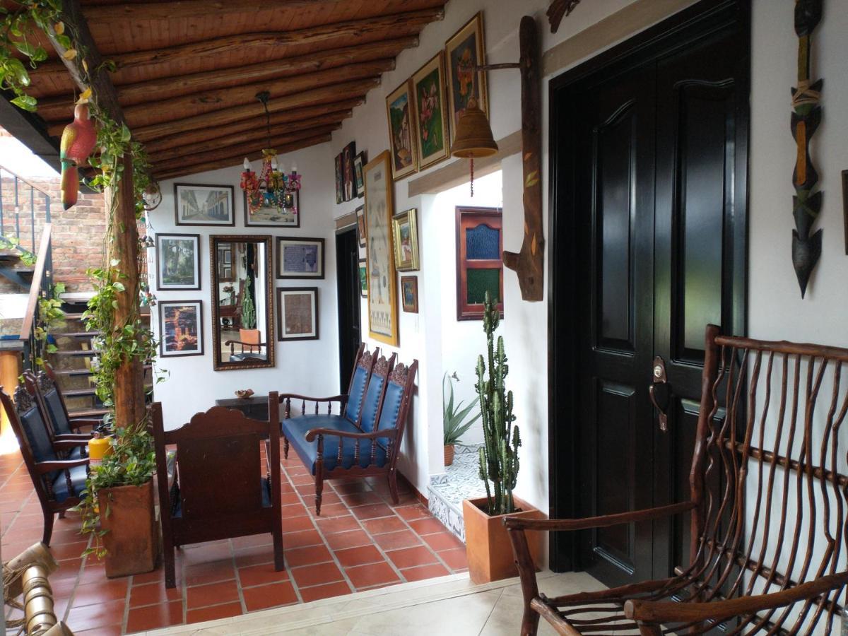 Santander Aleman Hostel Сан-Хиль Экстерьер фото