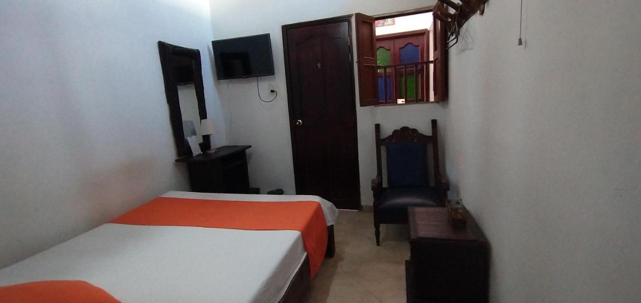 Santander Aleman Hostel Сан-Хиль Экстерьер фото