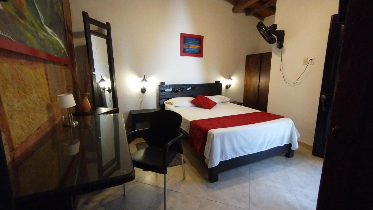 Santander Aleman Hostel Сан-Хиль Экстерьер фото