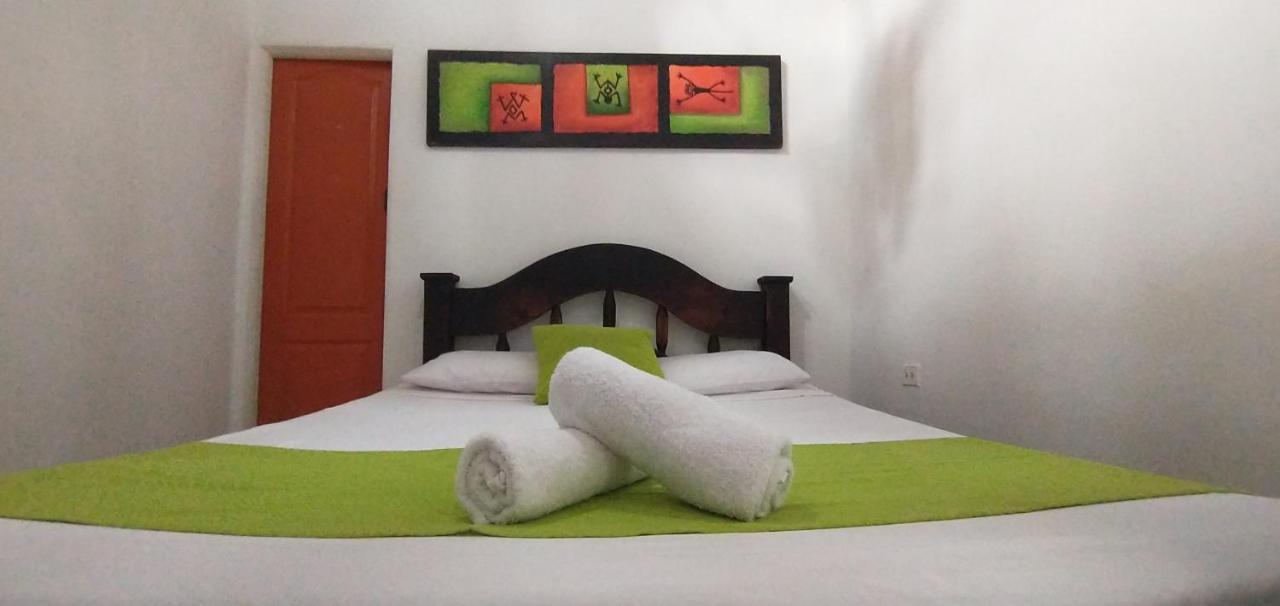 Santander Aleman Hostel Сан-Хиль Экстерьер фото