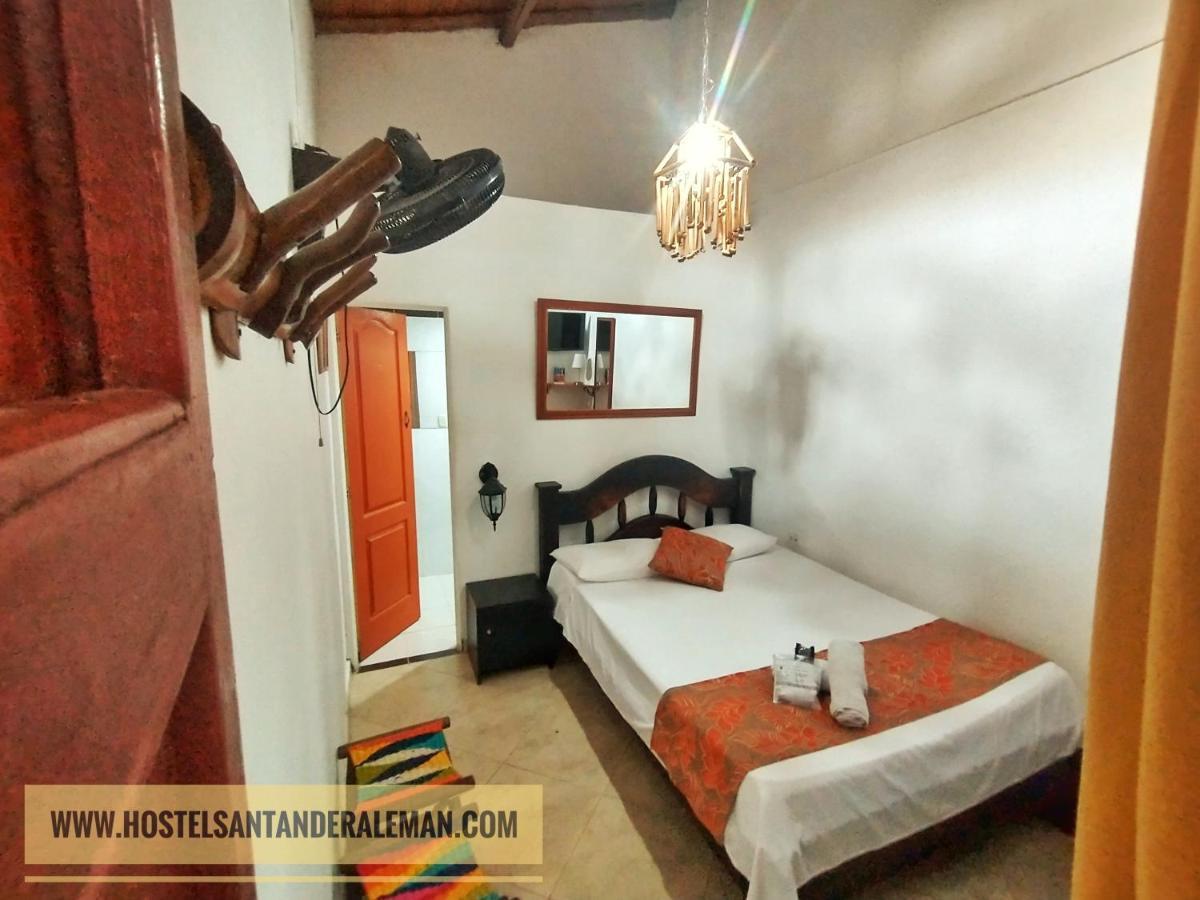 Santander Aleman Hostel Сан-Хиль Экстерьер фото