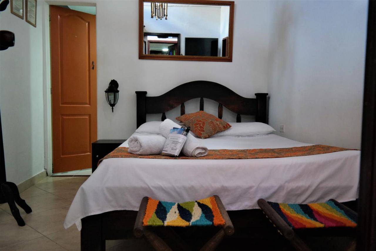 Santander Aleman Hostel Сан-Хиль Экстерьер фото
