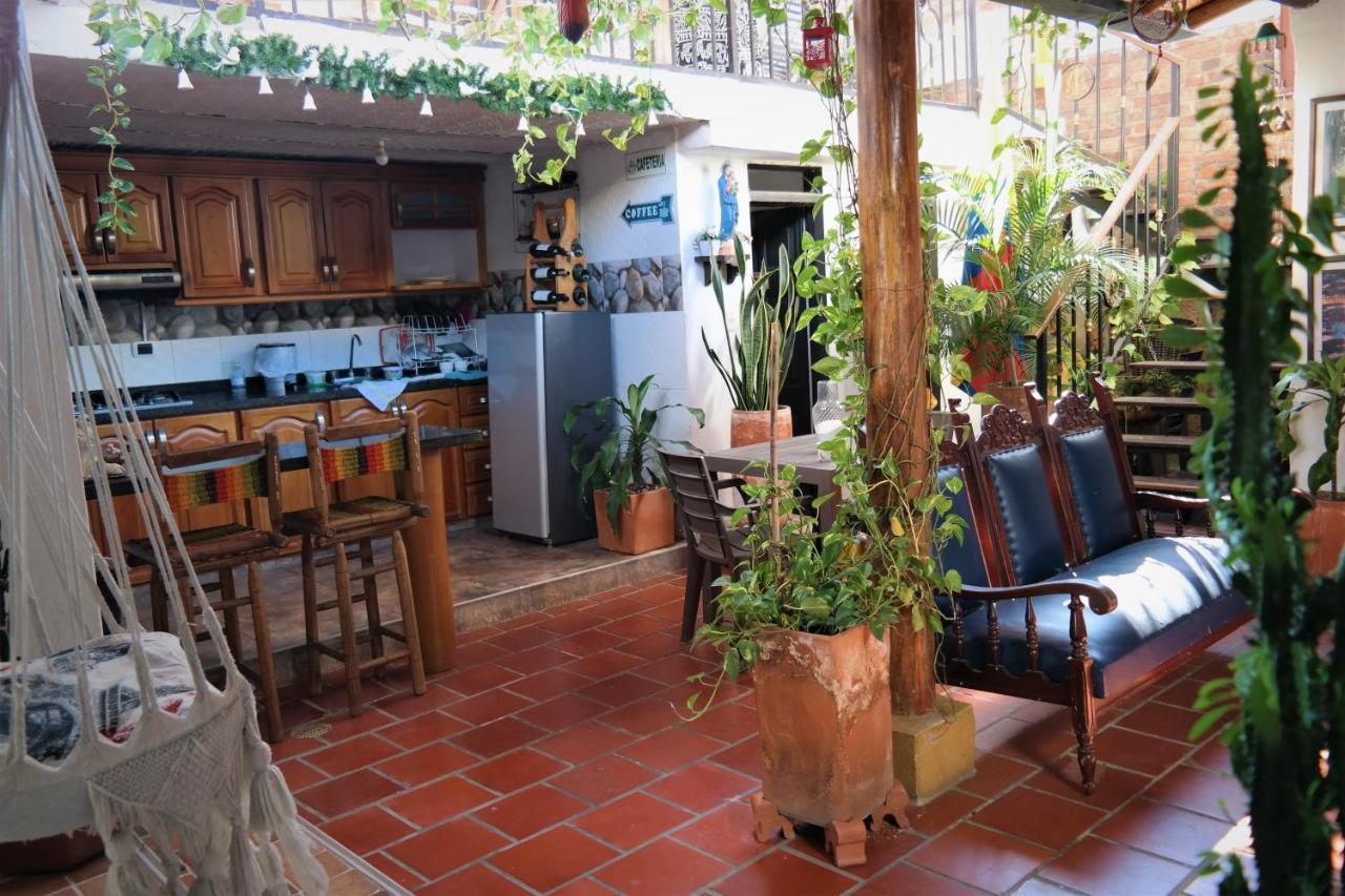 Santander Aleman Hostel Сан-Хиль Экстерьер фото
