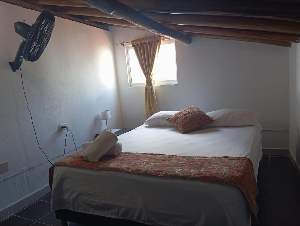 Santander Aleman Hostel Сан-Хиль Экстерьер фото