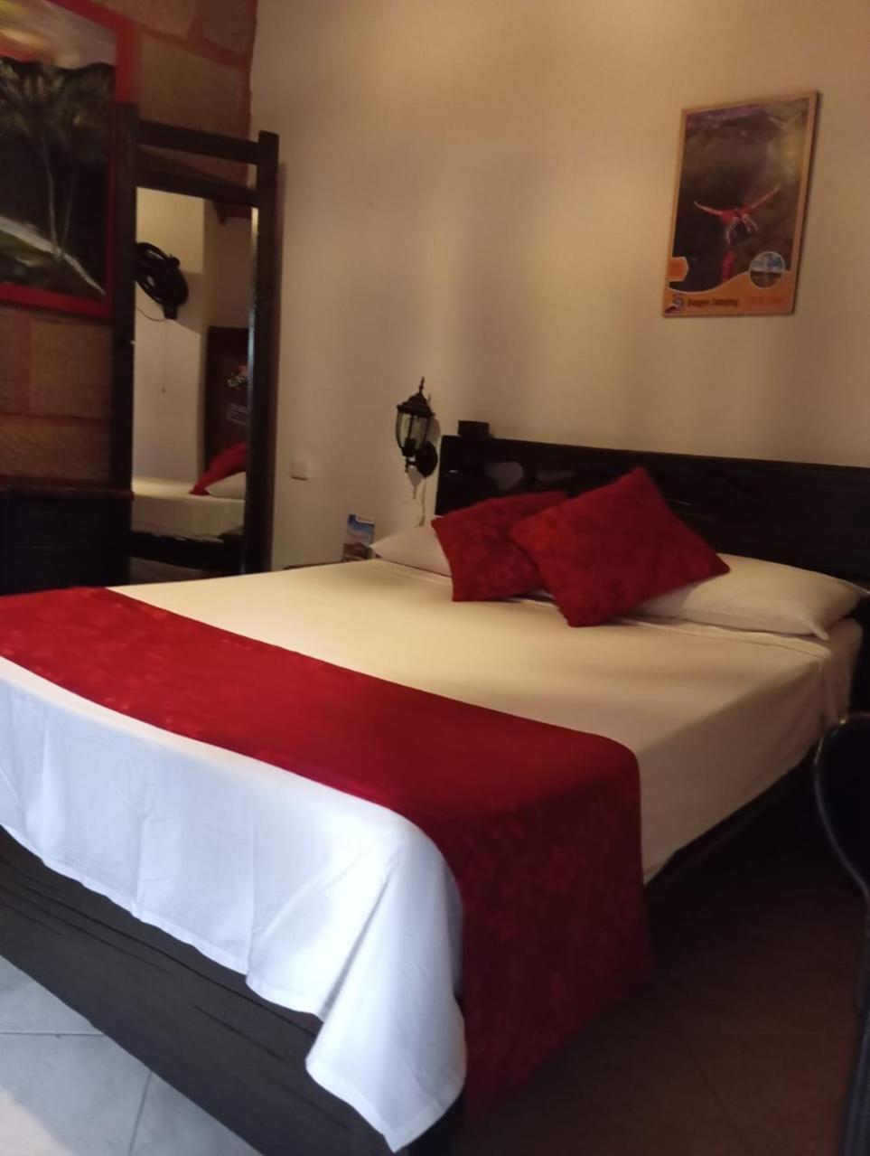 Santander Aleman Hostel Сан-Хиль Экстерьер фото