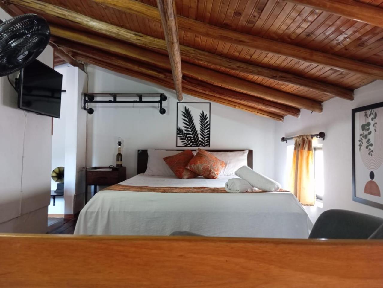 Santander Aleman Hostel Сан-Хиль Экстерьер фото