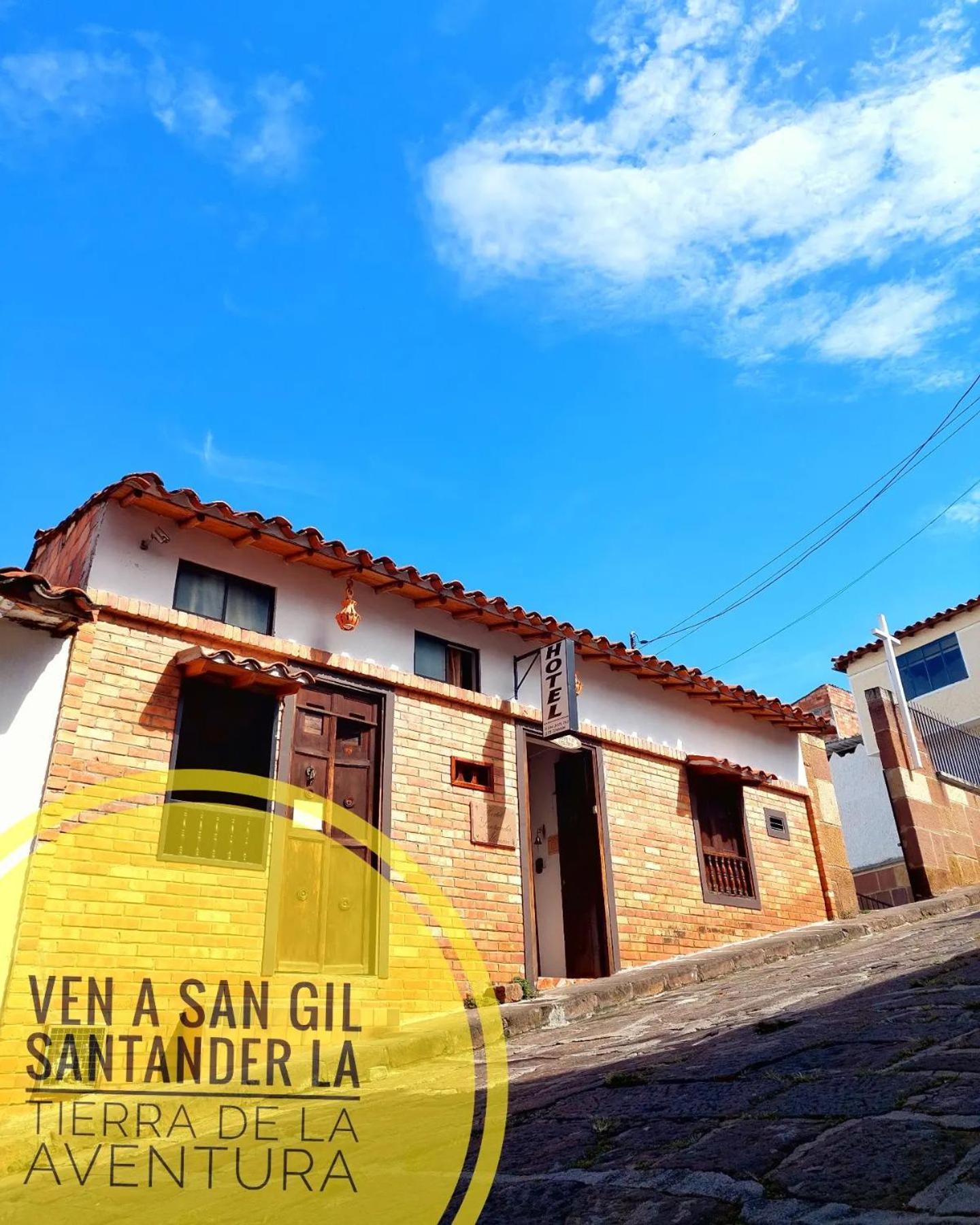 Santander Aleman Hostel Сан-Хиль Экстерьер фото