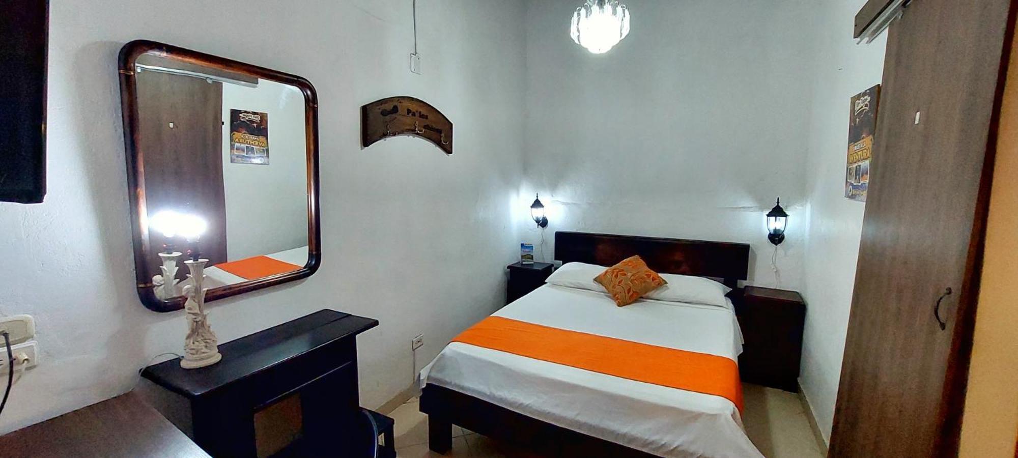 Santander Aleman Hostel Сан-Хиль Экстерьер фото
