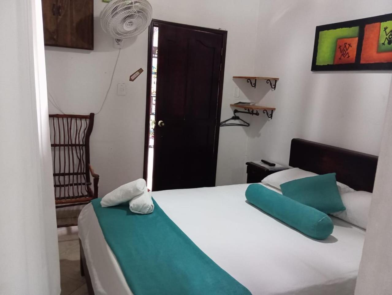 Santander Aleman Hostel Сан-Хиль Экстерьер фото