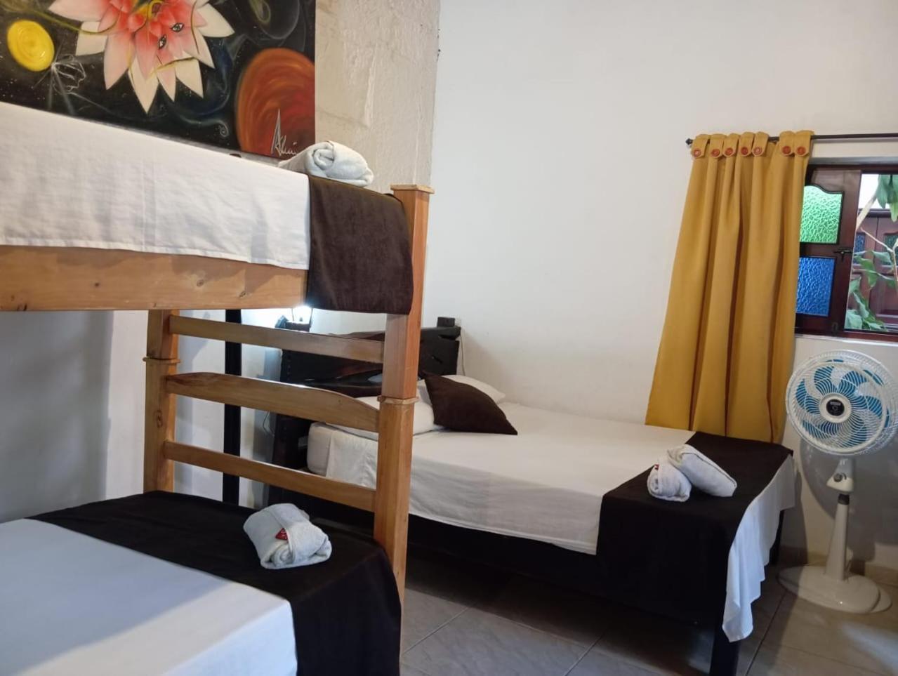 Santander Aleman Hostel Сан-Хиль Экстерьер фото