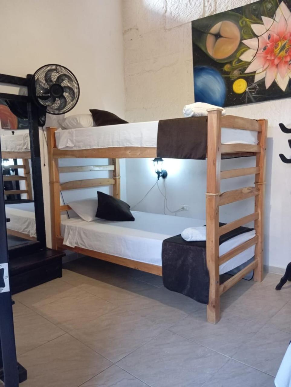 Santander Aleman Hostel Сан-Хиль Экстерьер фото