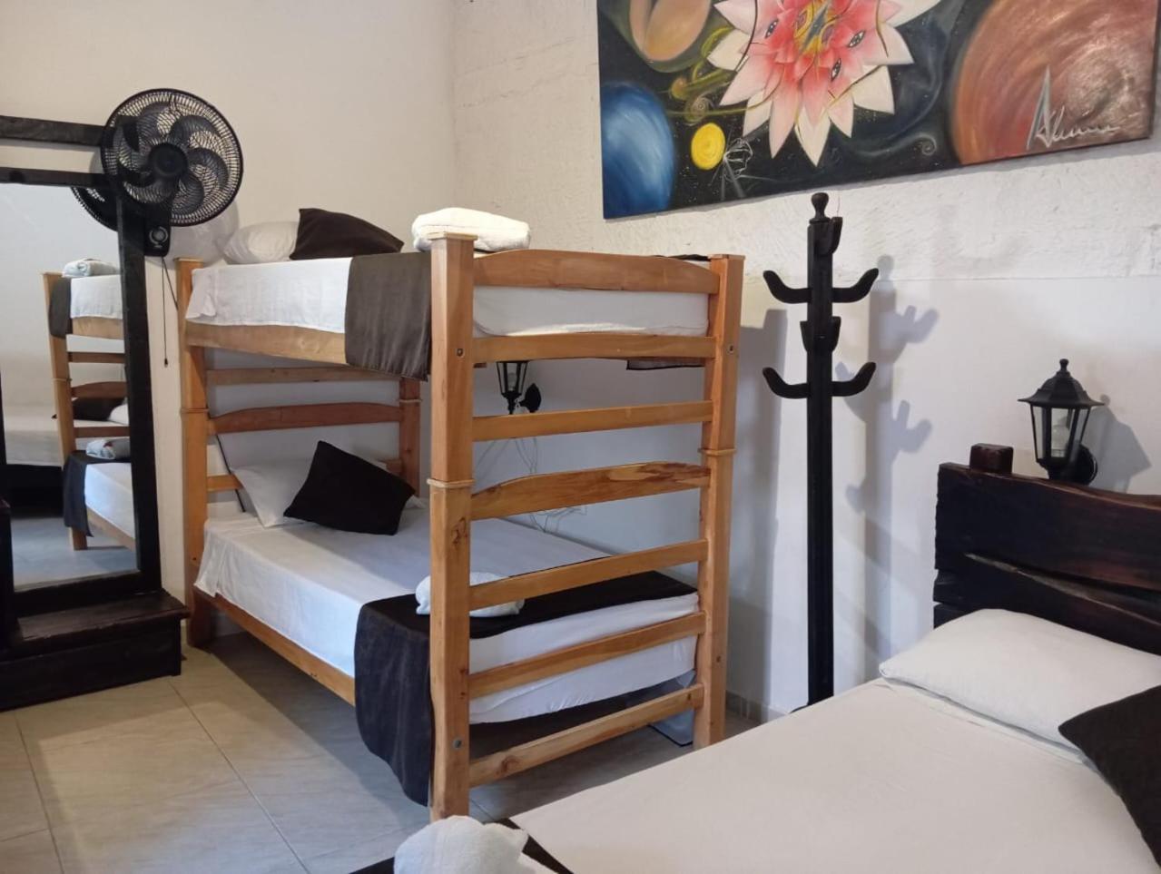 Santander Aleman Hostel Сан-Хиль Экстерьер фото