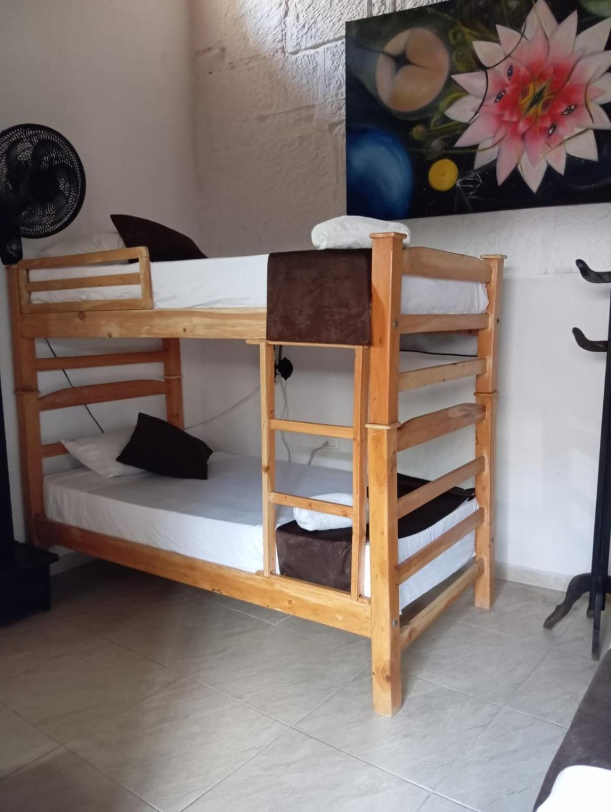 Santander Aleman Hostel Сан-Хиль Экстерьер фото
